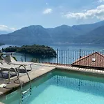 Sala Comacina Apartment No 4-Sleeps 10 By Italian Apartments
