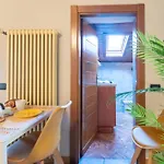 Blue Attic - Historical Como City Center By Rent All Como