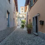 Blue Attic - Historical Como City Center By Rent All Como