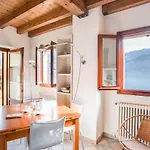 Design Apartment With Lake View!