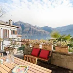 Design Apartment With Lake View!
