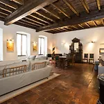 Historical Apartment In The Center Of Gravedona - Larihome A02