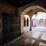Maisonnette - The House Of Travelers