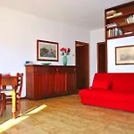 House Gloria - Apartment With Lake View