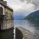 Casa Con Vista Lago A Nesso