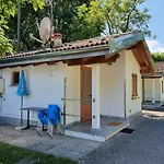 Bungalows In Camping Solarium