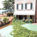 Captivating 4 -Bed Apartment In Bellagio Historic
