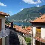 A Due Passi Dal Lago