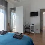 Como Holiday Home