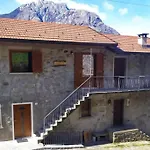 La Casa dei miei Nonni tra montagne e lago