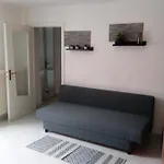 A Due Passi Dal Lago
