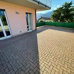 Lago Apartment