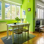 Joivy Vibrant Studio Near Train Station