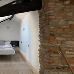 Joivy Cosy Apt In Como Centre