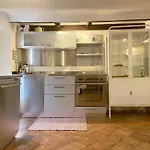 Fascinating Central Hideaway In A Physicist\'S Home