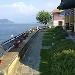 Directly On The Lake Paganini Flats In Lezzeno