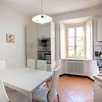 Villino De Wels Aparment in Tremezzo