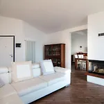 Argegno Wonderful View - By Myhomeincomo