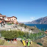 Limonta Lake View Apartment With Private Parking