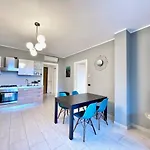 La Vista By Design Studio