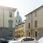 ***** Romantic Suite - Como Center