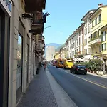 Violet Apartment Como