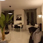 Violet Apartment Como