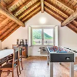 Roomy \'900 House Surrounded By Greenery With Parking!