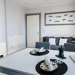 Spacious Joivy Apt In Stunning Como