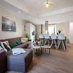Modern Apartment In Gravedona - Larihome A14