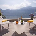 Sala Comacina Apartment No 1-Sleeps 10 By Italian Apartments