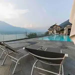 Poolside Apartment Cristina