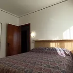 Apartment With Garden, Lake View And Parking - Larihome A15