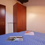 3-Bedroom Lakefront Lakeview Apartment