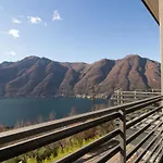 Simon\'S Place Lake View