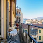 Anna\'S Home Super Cozy Flat, With A/C, High Speed Wifi, Near The Lake And Public Transport