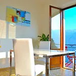 Apartment The Palm With Balcony And Lake View