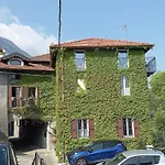 The House On The Bridge- La Casa Sul Ponte