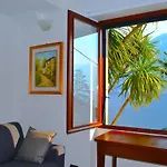 Apartment The Palm With Garden