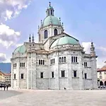 Elegant Apartment- 8 Mins Walk To Center - Free Parking