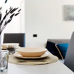 Shades Of Lake - Blue Apartment