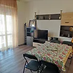 Olis Trilocale Como Sole