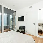 Appartamento Dany Con Vista Lago By Holiday Solutions