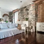 Stunning Central Como Apt By Joivy