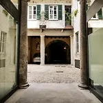 Casa Del Pittore - Elegante Appartamento Del 1200 - Centro Storico Como