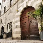 Casa Del Pittore - Elegante Appartamento Del 1200 - Centro Storico Como