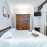 Suite Lo Storico - The House Of Travelers