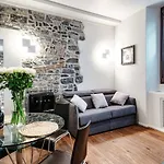 Suite Lo Storico - The House Of Travelers