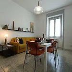 Stylish Flat Near Station And City Center