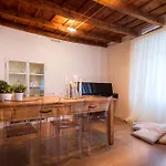 Home In Como